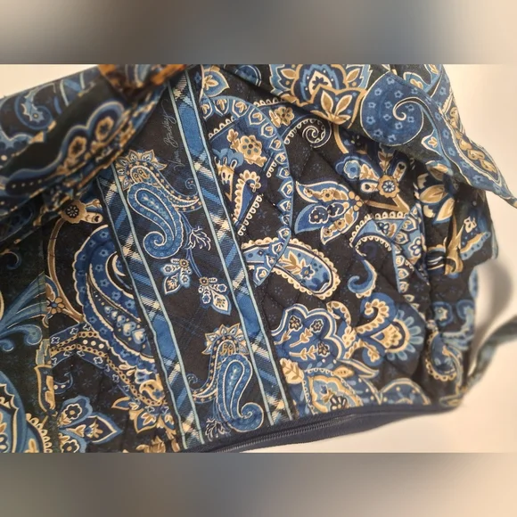 Vera Bradley purse- medium- Good used condition - Picture 6 of 8